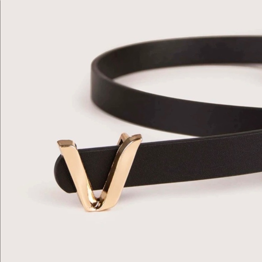 Last One! “V” Designer Inspired Black & Gold Belt OS - Picture 1 of 8